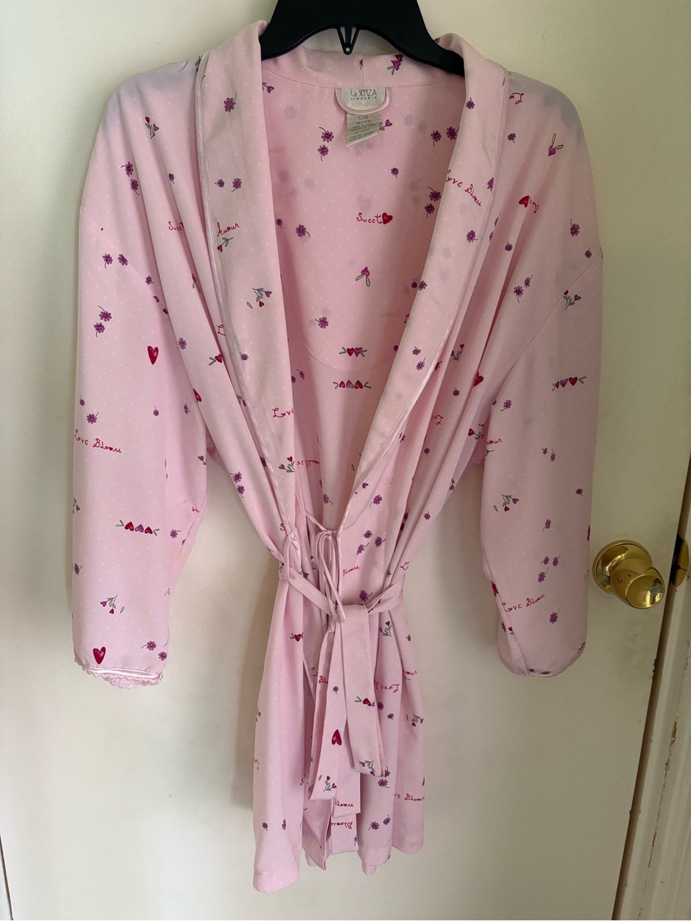 La SENZA Like New Light Pink Floral & Heart Print Wrap Robe. Size Large/X-Large